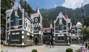 देहरादून के बड़े बिल्डरों पर कोर्ट का हंटर! करोड़ों लेकर फ्लैट बेचे, फिर मालिकाना हक में कर दी हेराफेरी