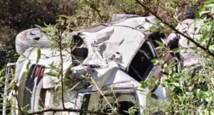 नैनीताल में दर्दनाक हादसा, गेठिया के पास खाई में गिरी कार, 2 पर्यटकों की मौत