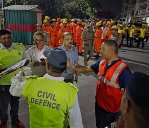 देहरादून के इन इलाकों में हुआ ब्लैकआउट, हवाई हमले का मॉक ड्रिल कही गिरे बम तो कही एयर रेड।