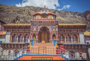 बदरीनाथ धाम में अब बिना अनुमति धार्मिक कार्यक्रम पर प्रतिबंध, मांस व झोपड़ी पर भी सख्ती