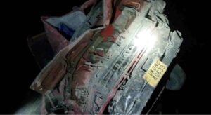 टिहरी में दर्दनाक हादसा, डंपर खाई में गिरा; चालक समेत दो की मौत