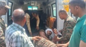 मंडल-चोपता रोड पर आर्मी वाहन दुर्घटना, जिला अस्पताल पहुंचाए गए जवान