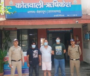 पुलिस सेटिंग के नाम पर 25 लाख की रंगदारी मांगने वाला गिरोह गिरफ्तार