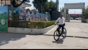 आदेश नहीं, आचरण से मिसाल’: DG सूचना बंशीधर तिवारी साइकिल से पहुंचे दफ्तर, खुद शुरू किया नो व्हीकल डे