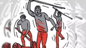रुड़की में बच्चा चोरी की फैली अफवाह! लोगों ने युवक को खंभे से बांधकर