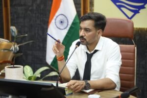 बेटे की गेमिंग लत से बर्बाद परिवार, बुजुर्ग पिता की पुकार… डीएम ने तुरंत दिए कार्रवाई के आदेश…