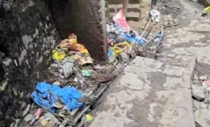 केदारनाथ यात्रा धीमी पड़ते ही गौरीकुंड की सफाई व्यवस्था पर उठे सवाल, जाम नालियों और गंदगी से बढ़ी परेशानी