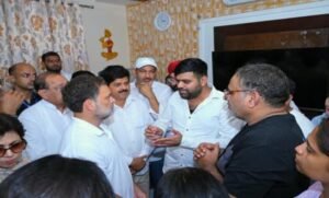 देहरादून पहुंचते ही राहुल गांधी ने दिवंगत कांग्रेस नेता अमर मेहता को दी श्रद्धांजलि, परिजनों से की मुलाकात
