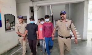 बाजपुर में 34 लाख की ज्वेलरी चोरी का खुलासा, 500 CCTV फुटेज खंगालकर पुलिस ने तीन शातिर चोरों को दबोचा
