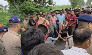 काशीपुर में दर्दनाक सड़क हादसा: तेज रफ्तार टैंकर की टक्कर से 10वीं के छात्र की मौत, दो साथी गंभीर घायल