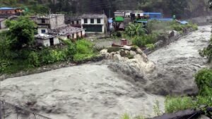 तिब्बत की ओर से आई बाढ़ के कारण उत्तरी नेपाल में भारी तबाही, 105 भारतीय लापता