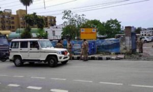 हरिद्वार में युवक को मारने पहुंचे हमलावरों ने चलाई गोली, बीच में आई युवती को लगी; एम्स रेफर
