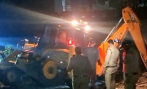 नाले में गिरी दो बच्चियां, छह वर्षीय बच्ची तेज बहाव में बही; SDRF का सर्च ऑपरेशन जारी