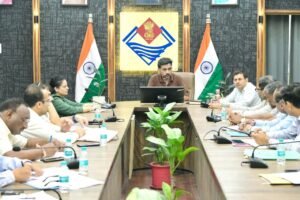नदियों में कूड़ा डालने वालों पर होगी एफआईआर, डीएम ने अनधिकृत डंपिंग साइट तत्काल चिन्हित करने के निर्देश