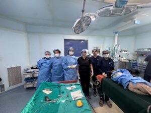 दून अस्पताल की ईएनटी टीम का कमाल: एक ही रात में दो गंभीर मरीजों को दिया जीवनदा